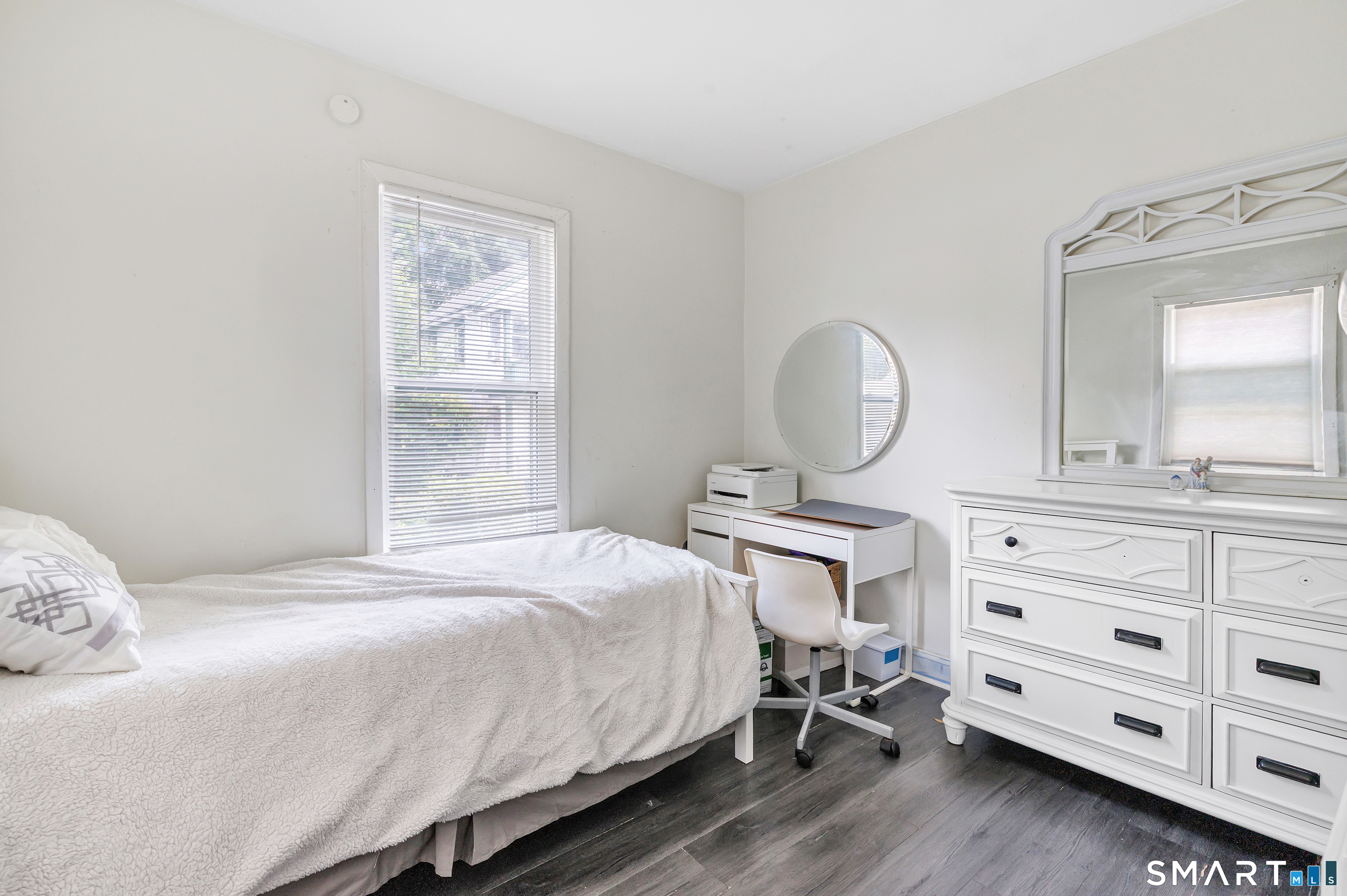 17 Sarsfield Street Waterbury CT 06704
