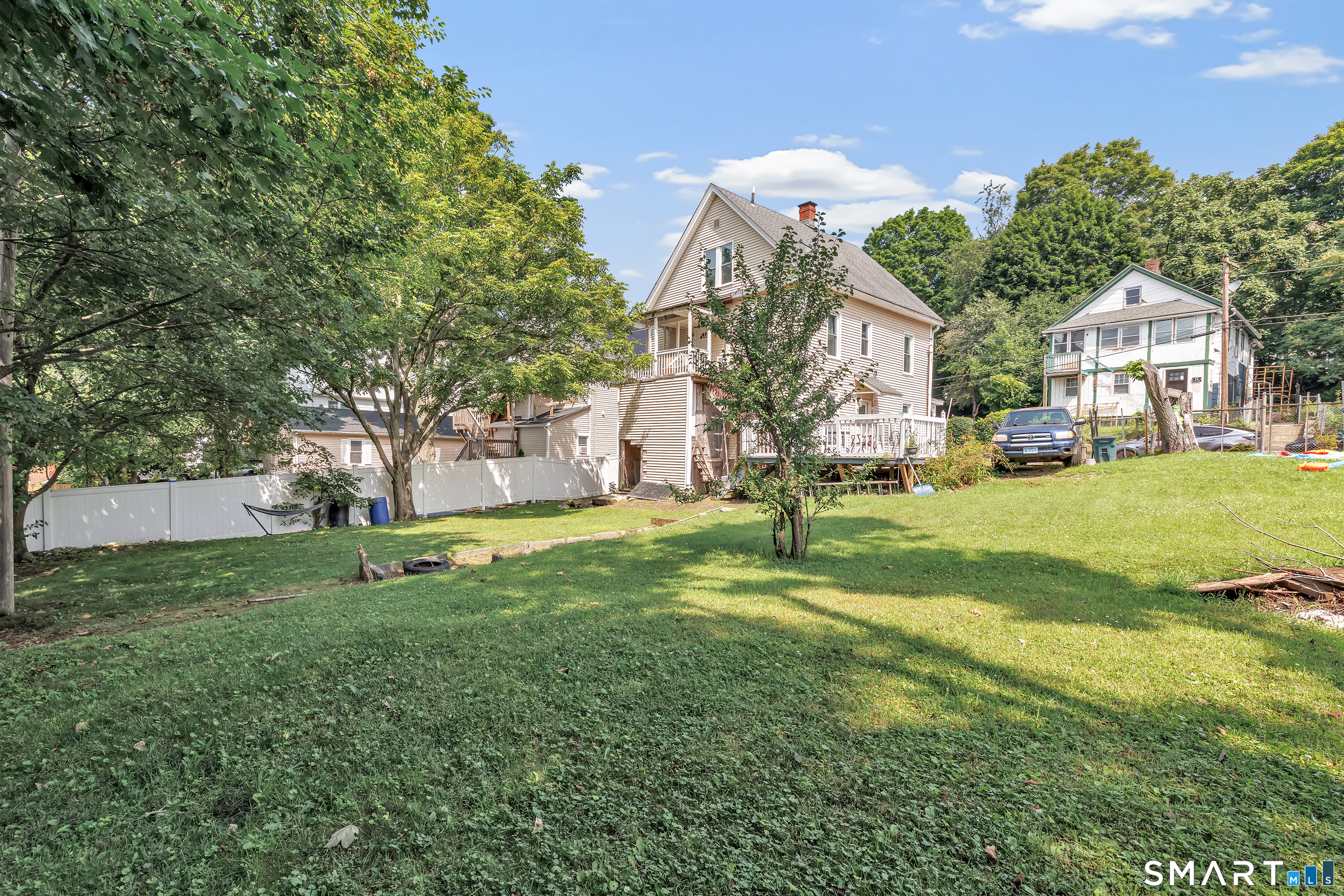 17 Sarsfield Street Waterbury CT 06704