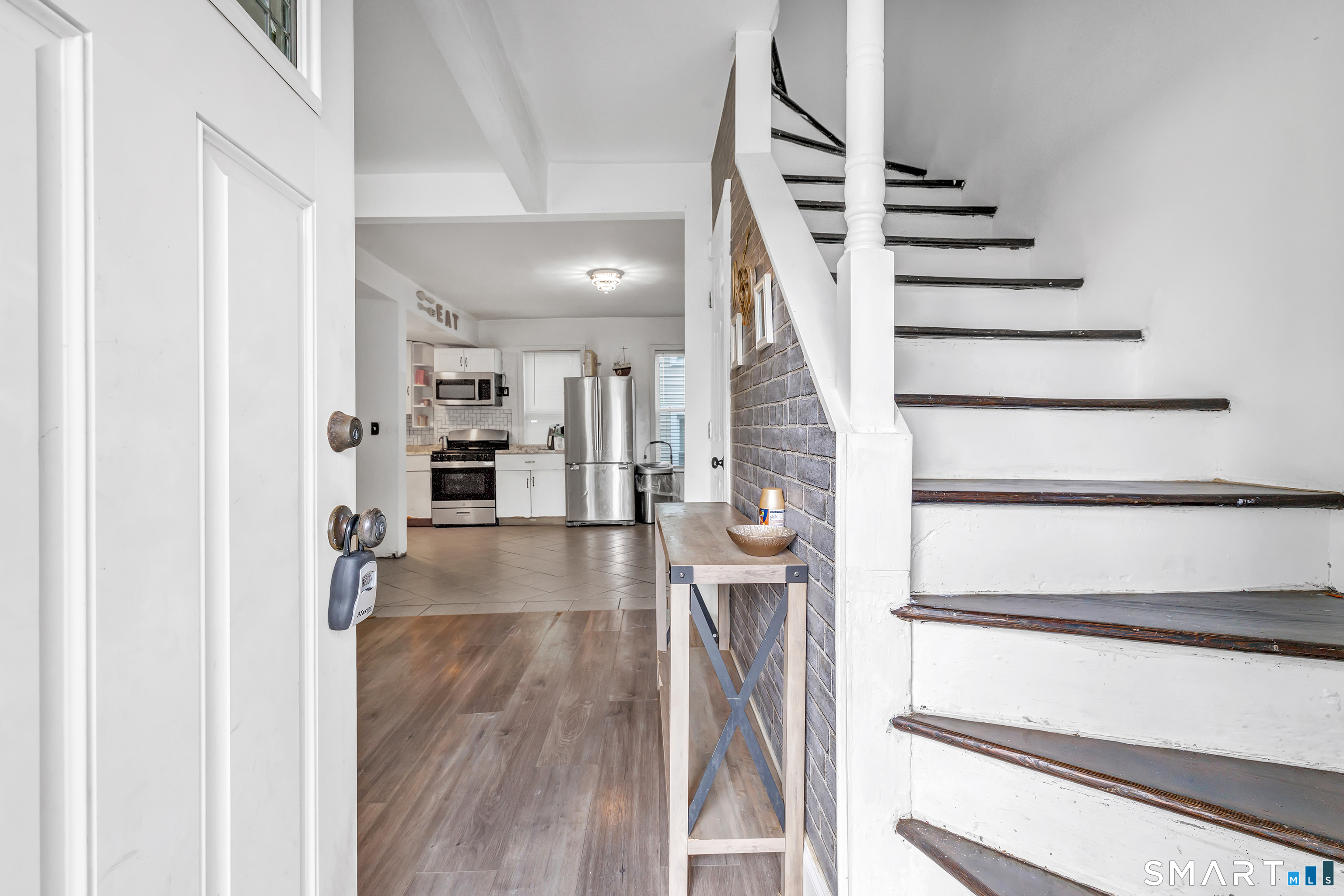 17 Sarsfield Street Waterbury CT 06704