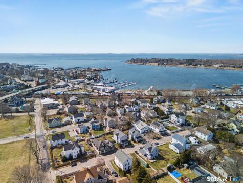 9 Oak Drive Stonington CT 06378