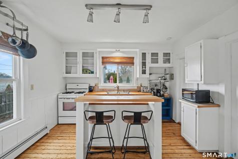 9 Oak Drive Stonington CT 06378