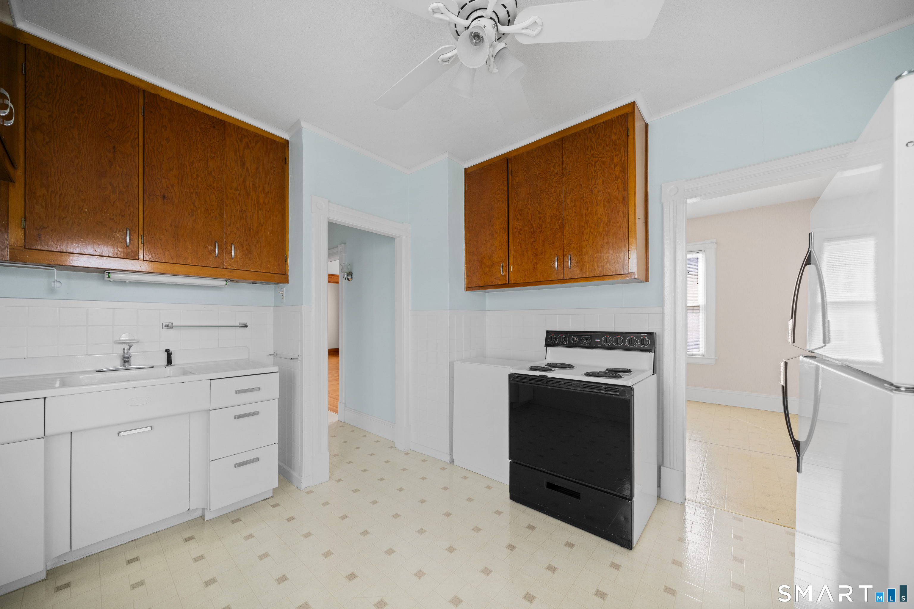 27 Park Avenue Enfield CT 06082