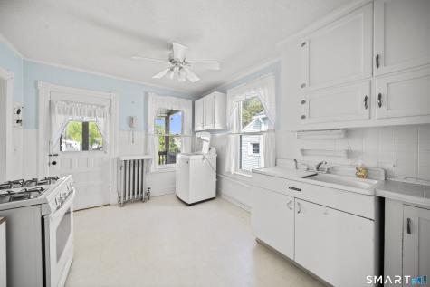 27 Park Avenue Enfield CT 06082