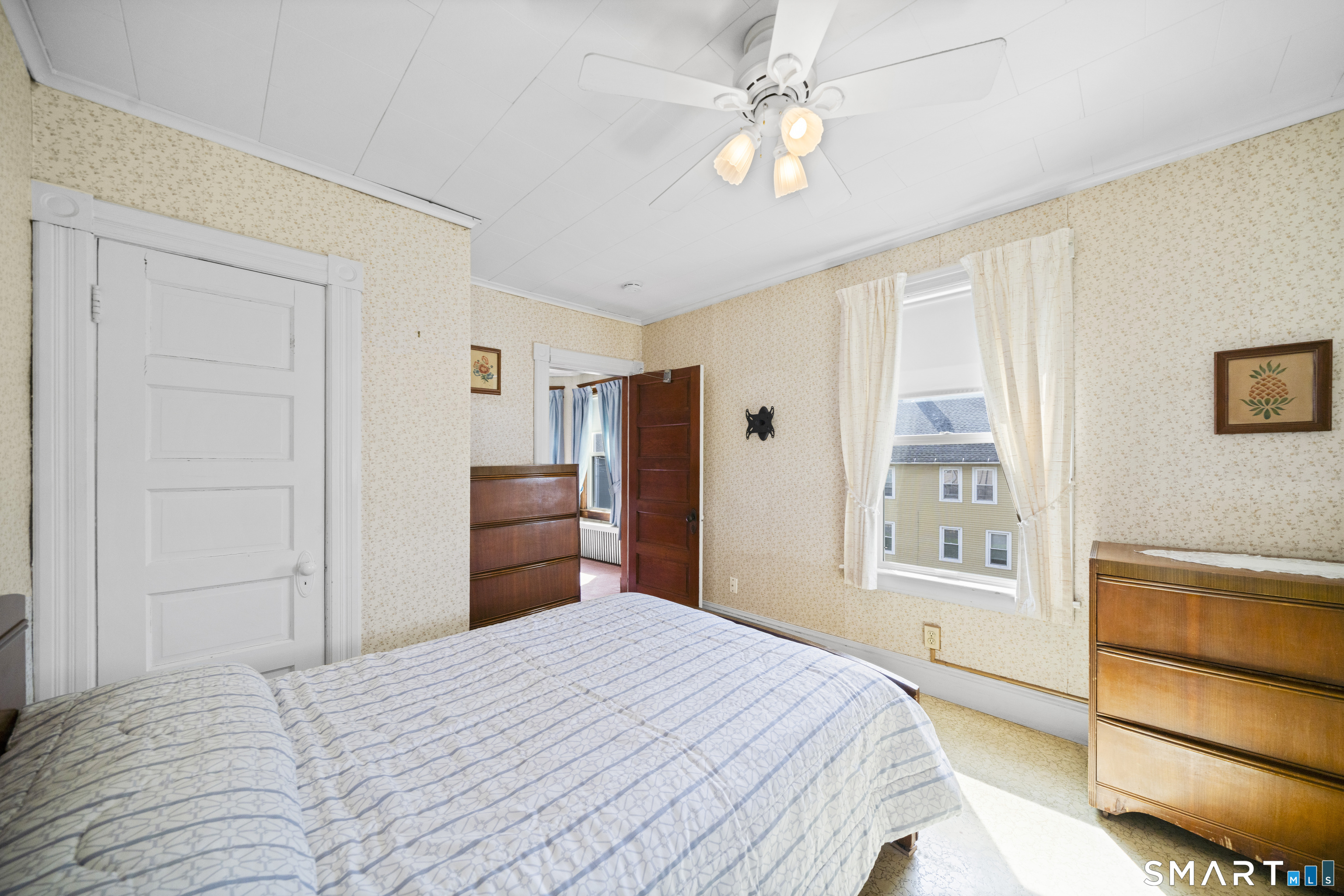 27 Park Avenue Enfield CT 06082