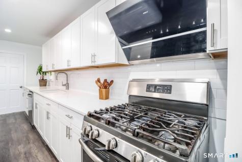 16 Raymond Street New Canaan CT 06840