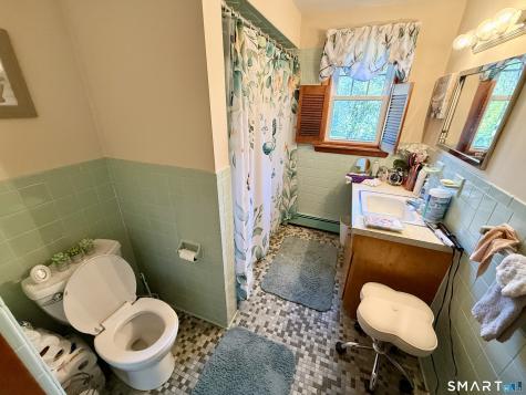 14 Casper Avenue Middletown CT 06457