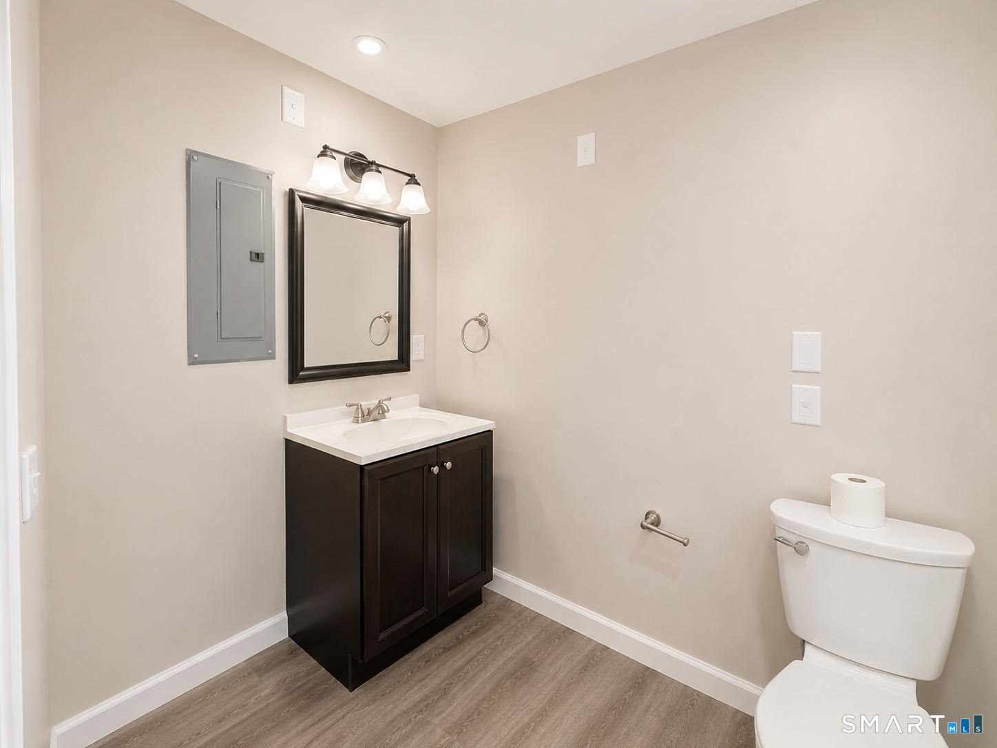 82 Main Street East Hampton CT 06424