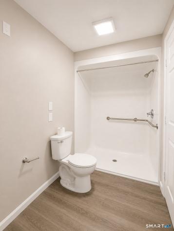 82 Main Street East Hampton CT 06424