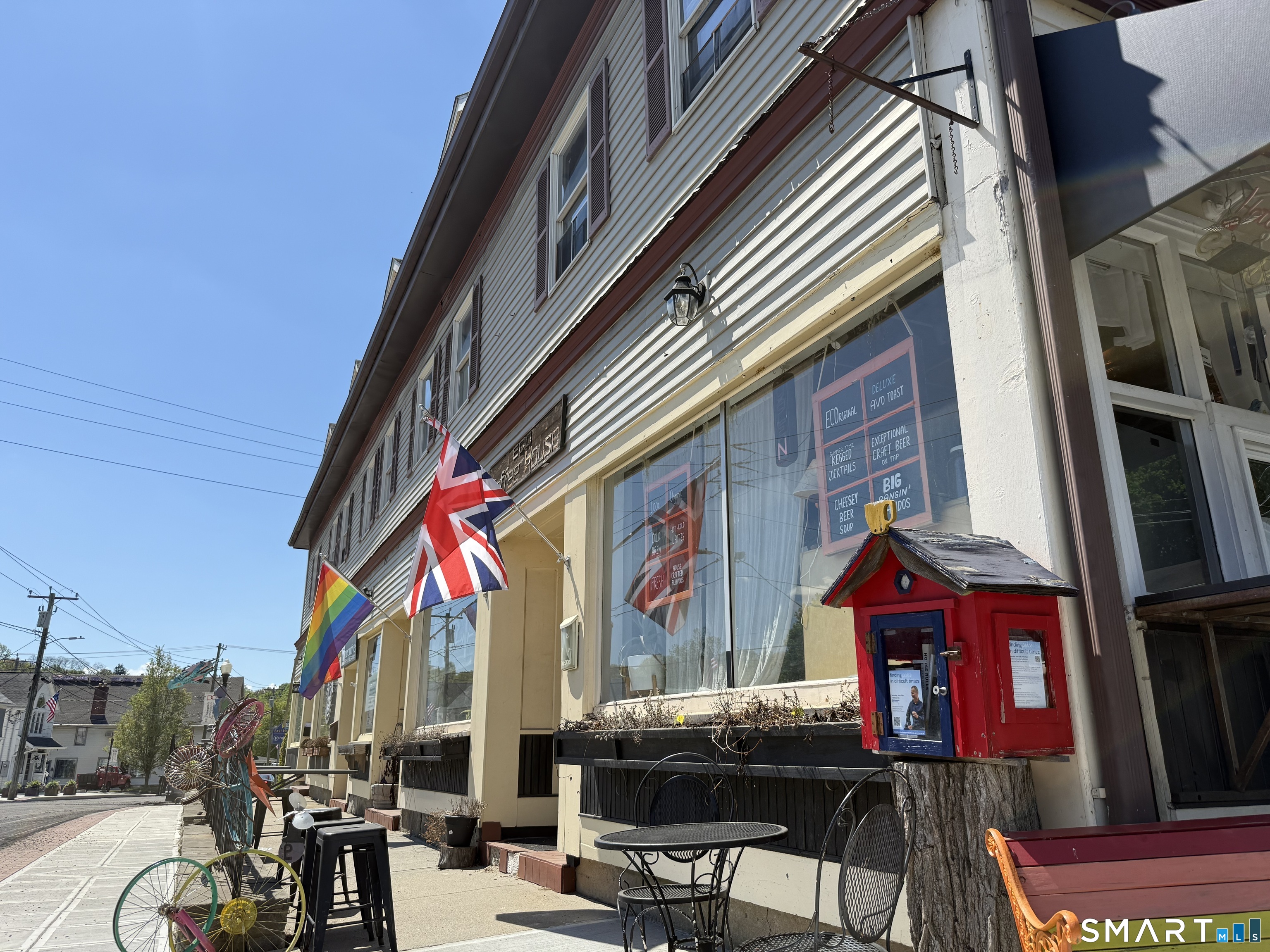 82 Main Street East Hampton CT 06424