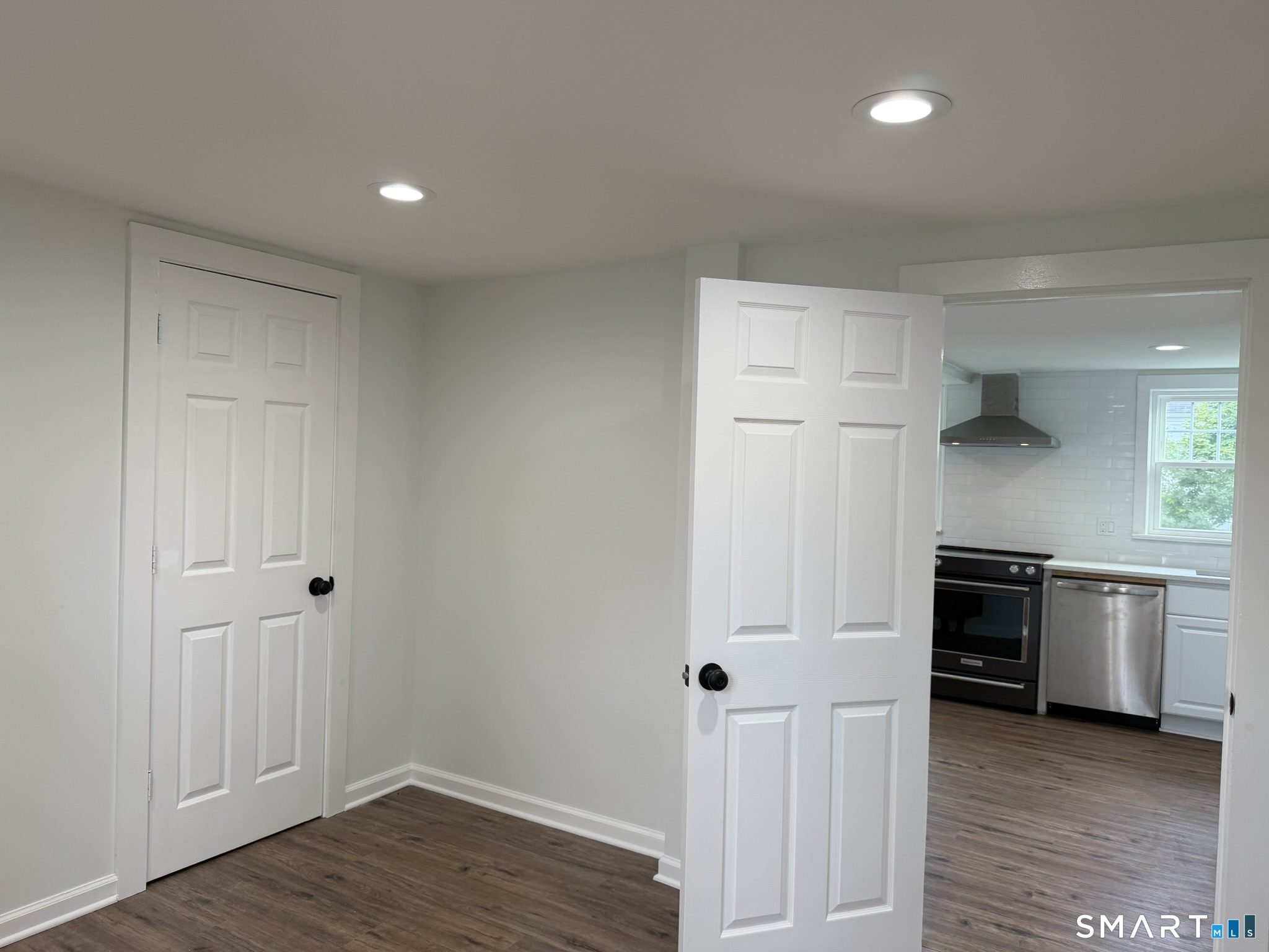 16 Raymond Street New Canaan CT 06840