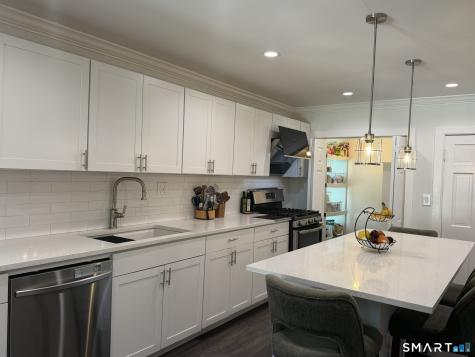 16 Raymond Street New Canaan CT 06840