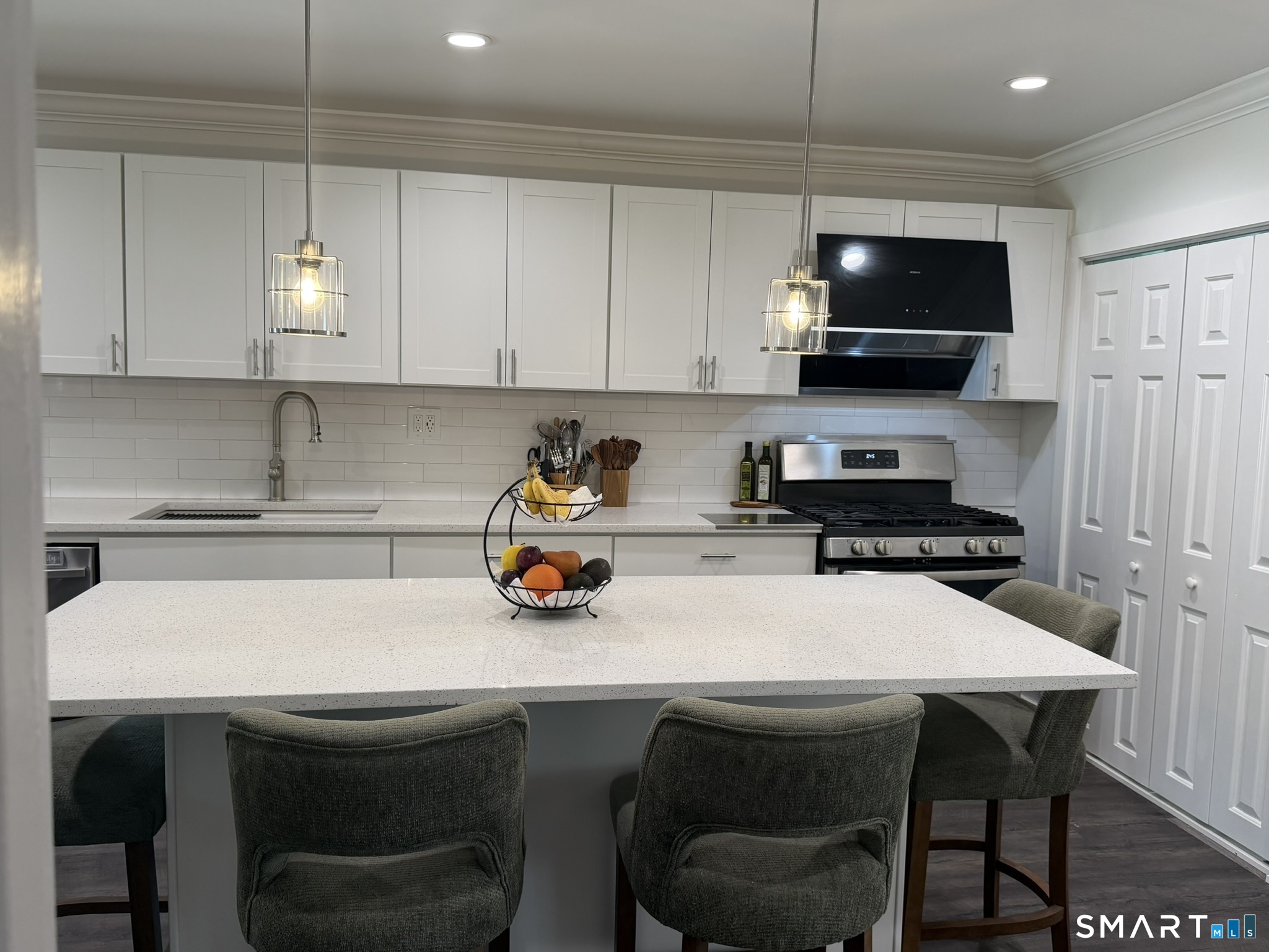 16 Raymond Street New Canaan CT 06840