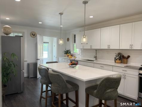 16 Raymond Street New Canaan CT 06840