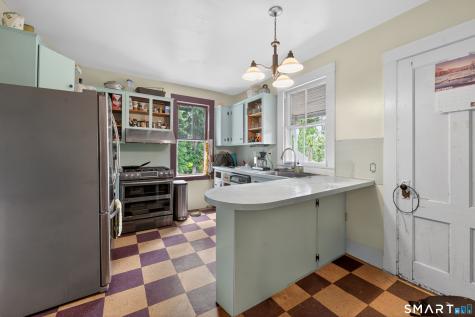 33 Church Street Guilford CT 06437