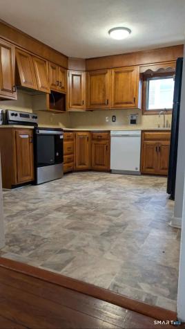2 Broadway Terrace Norwich CT 06360