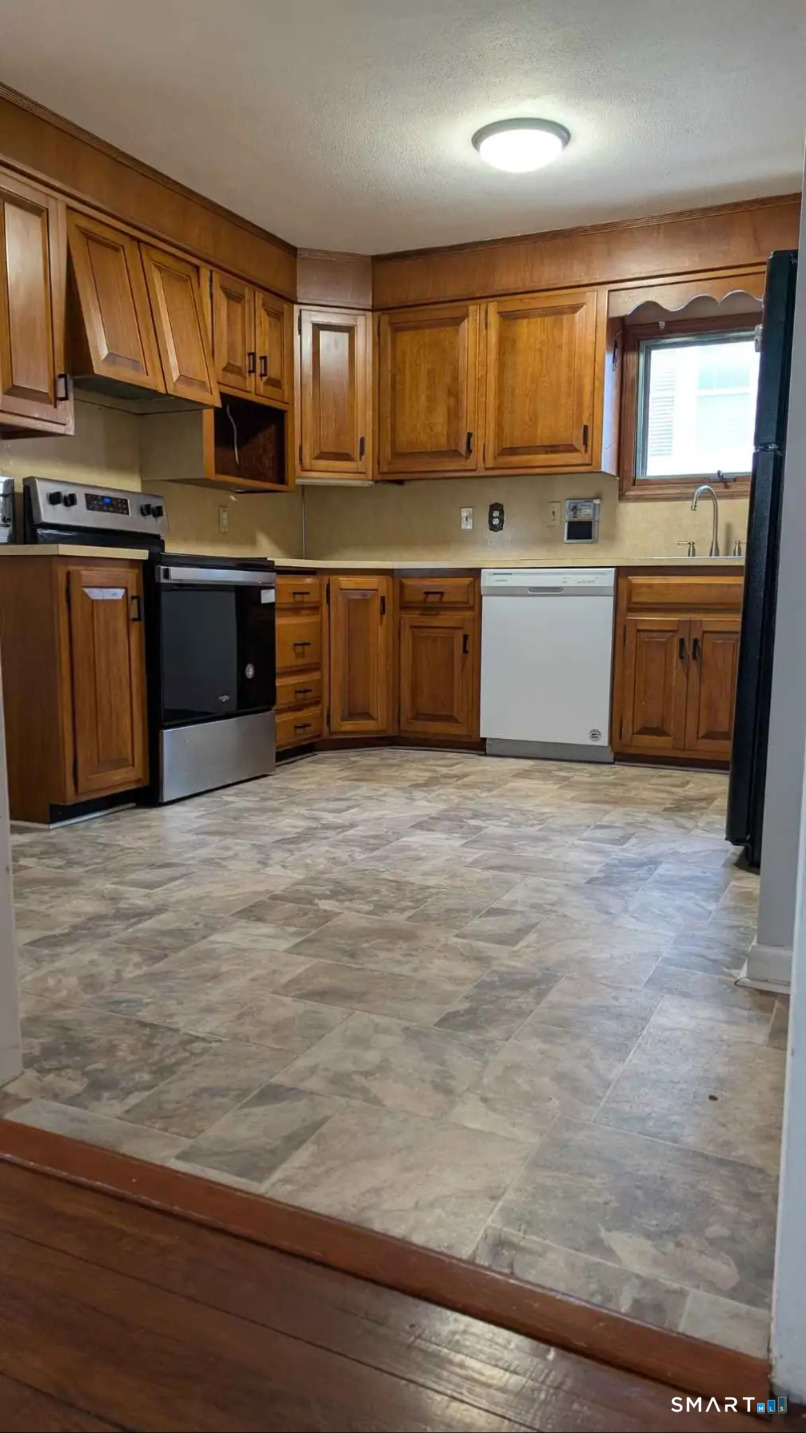 2 Broadway Terrace Norwich CT 06360