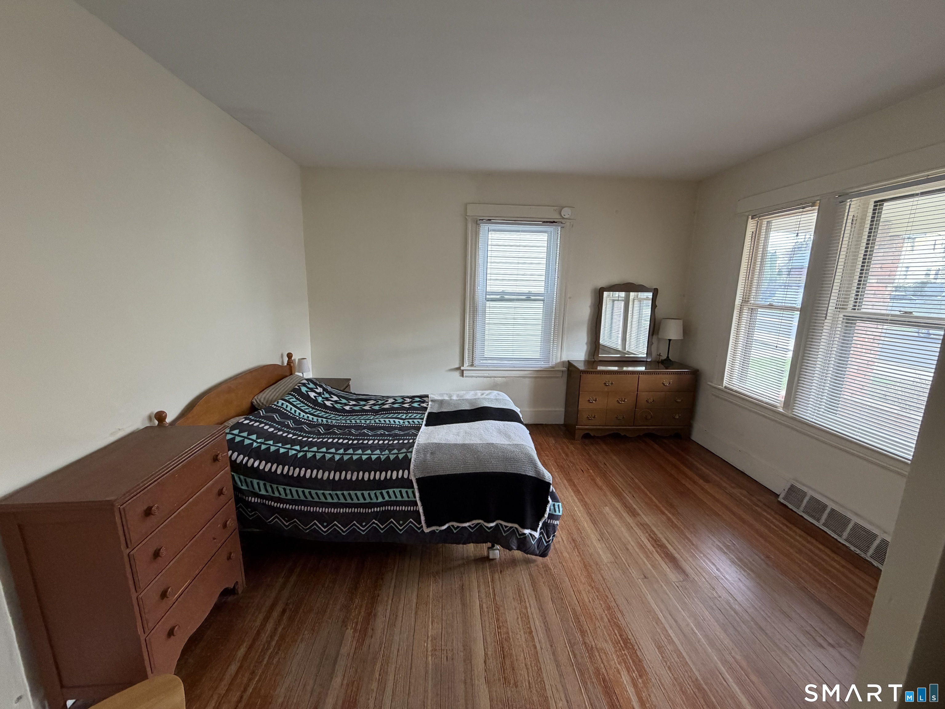 593 Wayne Street Bridgeport CT 06606