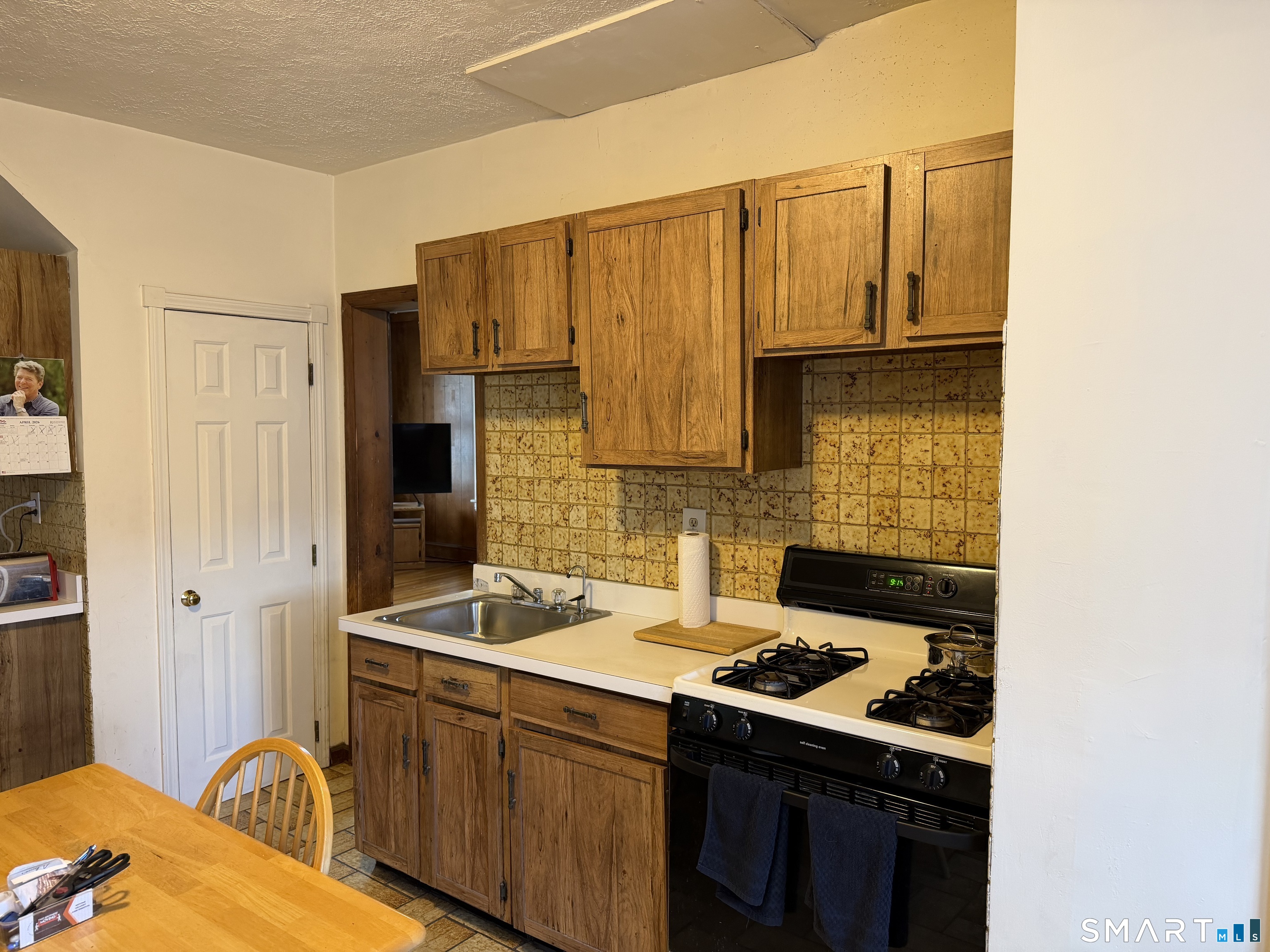 593 Wayne Street Bridgeport CT 06606