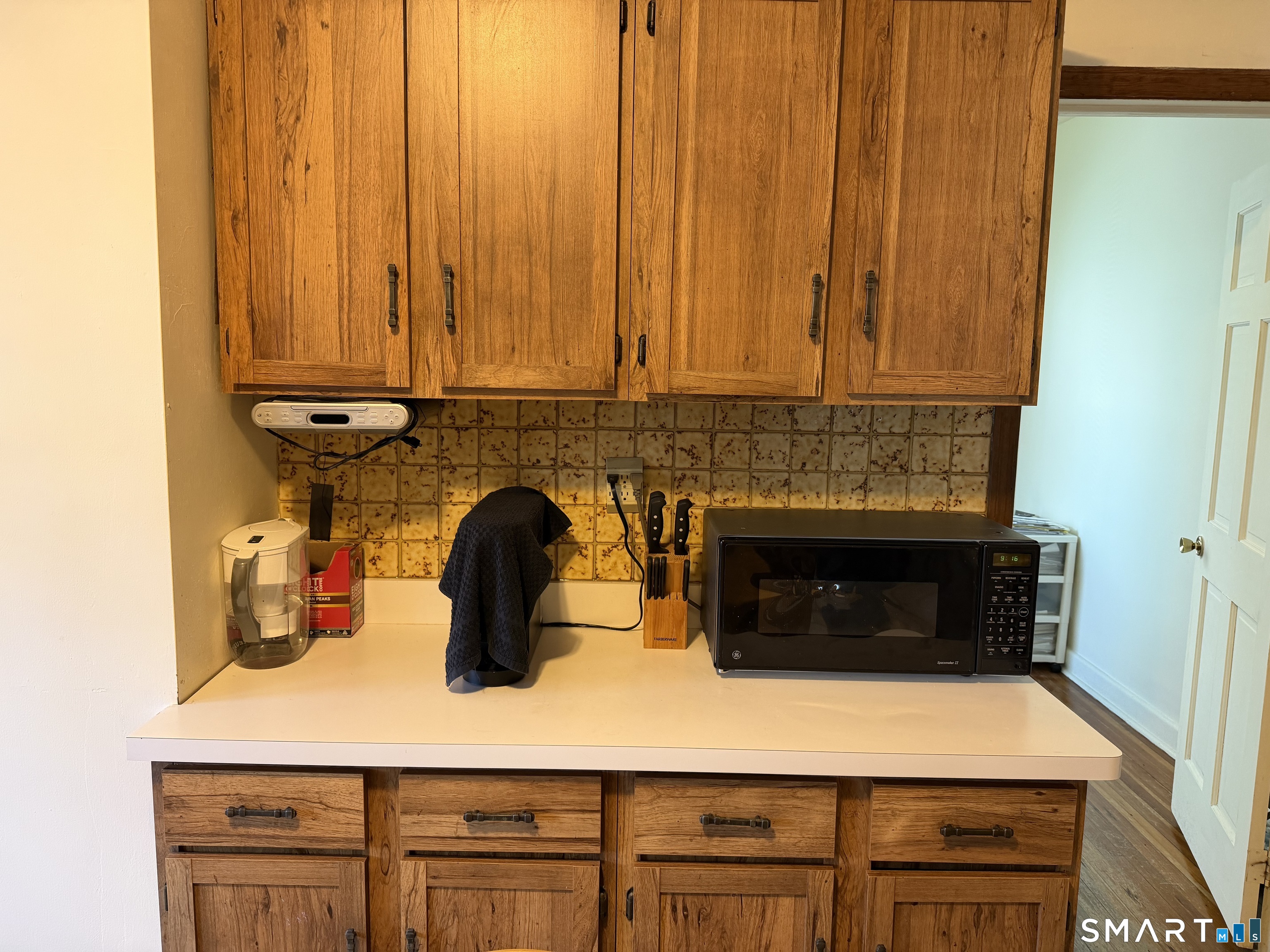593 Wayne Street Bridgeport CT 06606