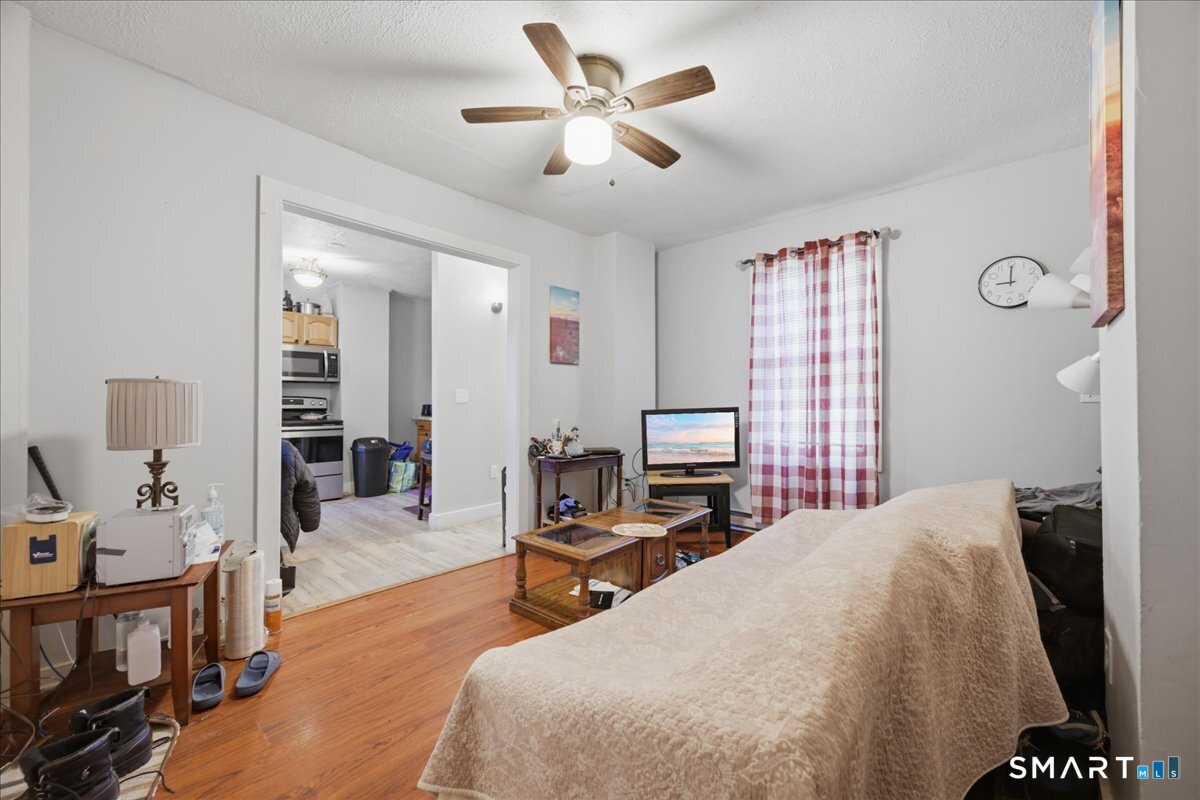 837 Bank Street New London CT 06320