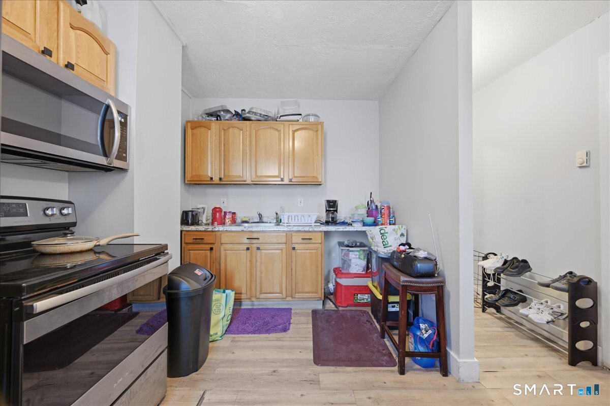 837 Bank Street New London CT 06320