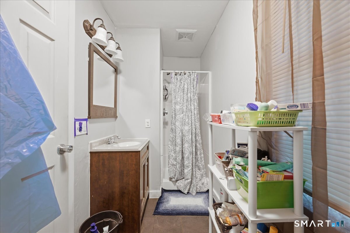 837 Bank Street New London CT 06320