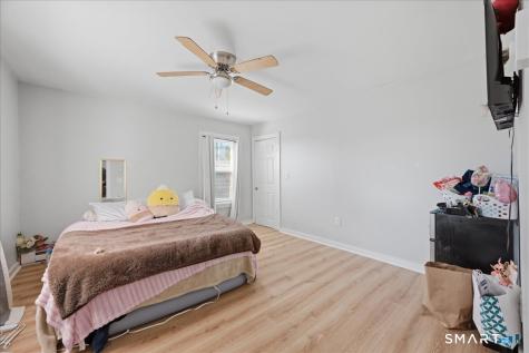 837 Bank Street New London CT 06320