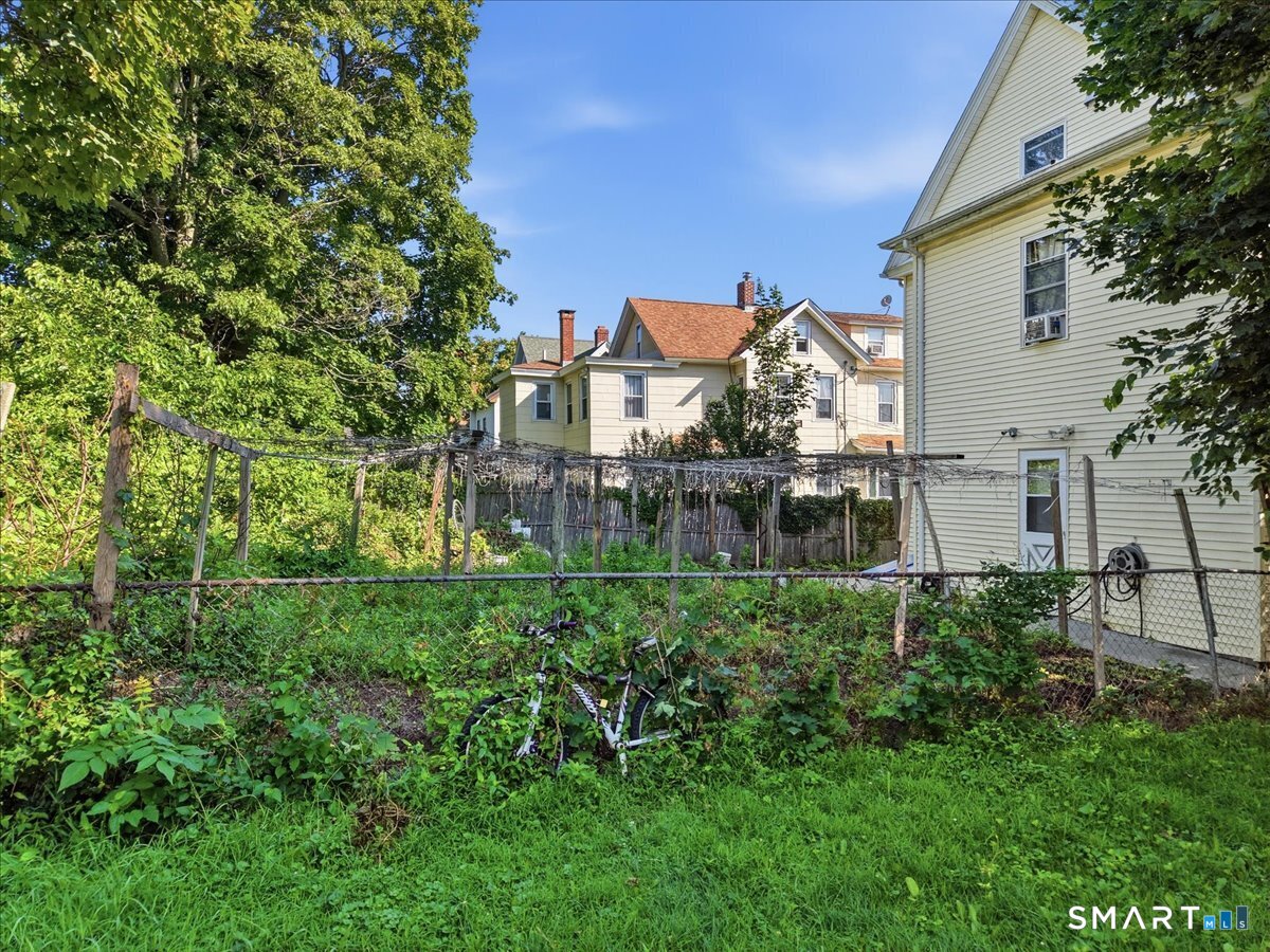 837 Bank Street New London CT 06320