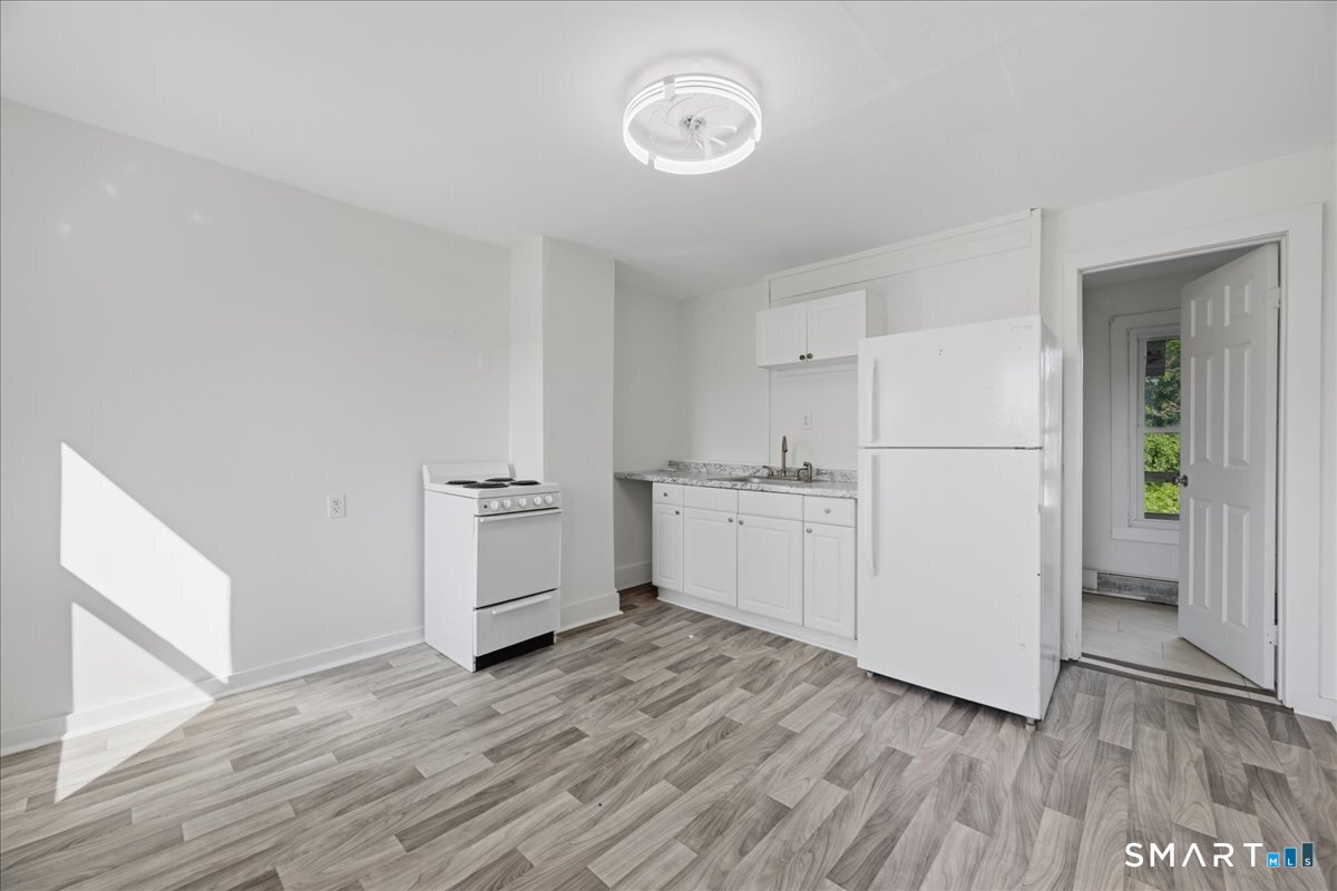 837 Bank Street New London CT 06320