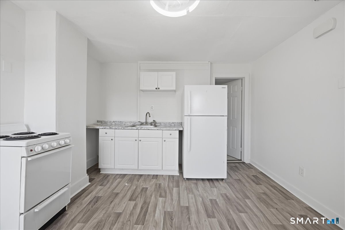 837 Bank Street New London CT 06320
