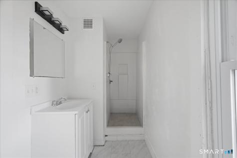 837 Bank Street New London CT 06320