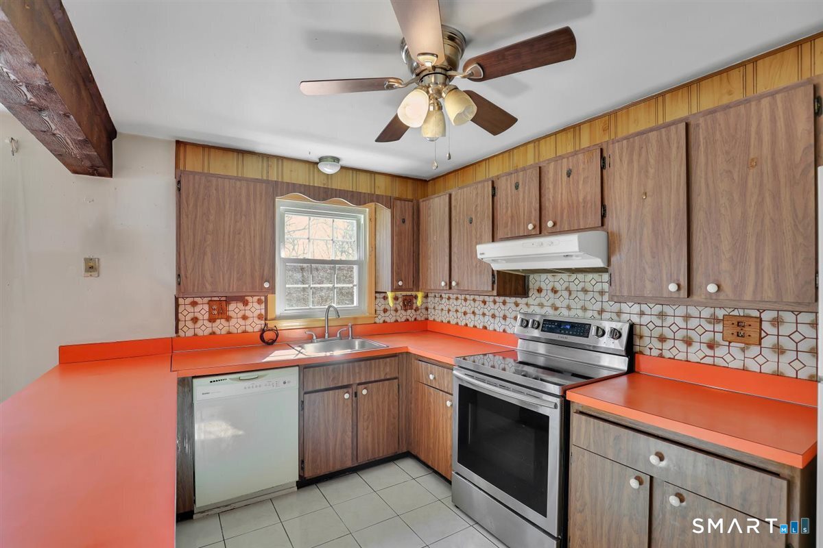 46 Horseshoe Drive Waterbury CT 06706