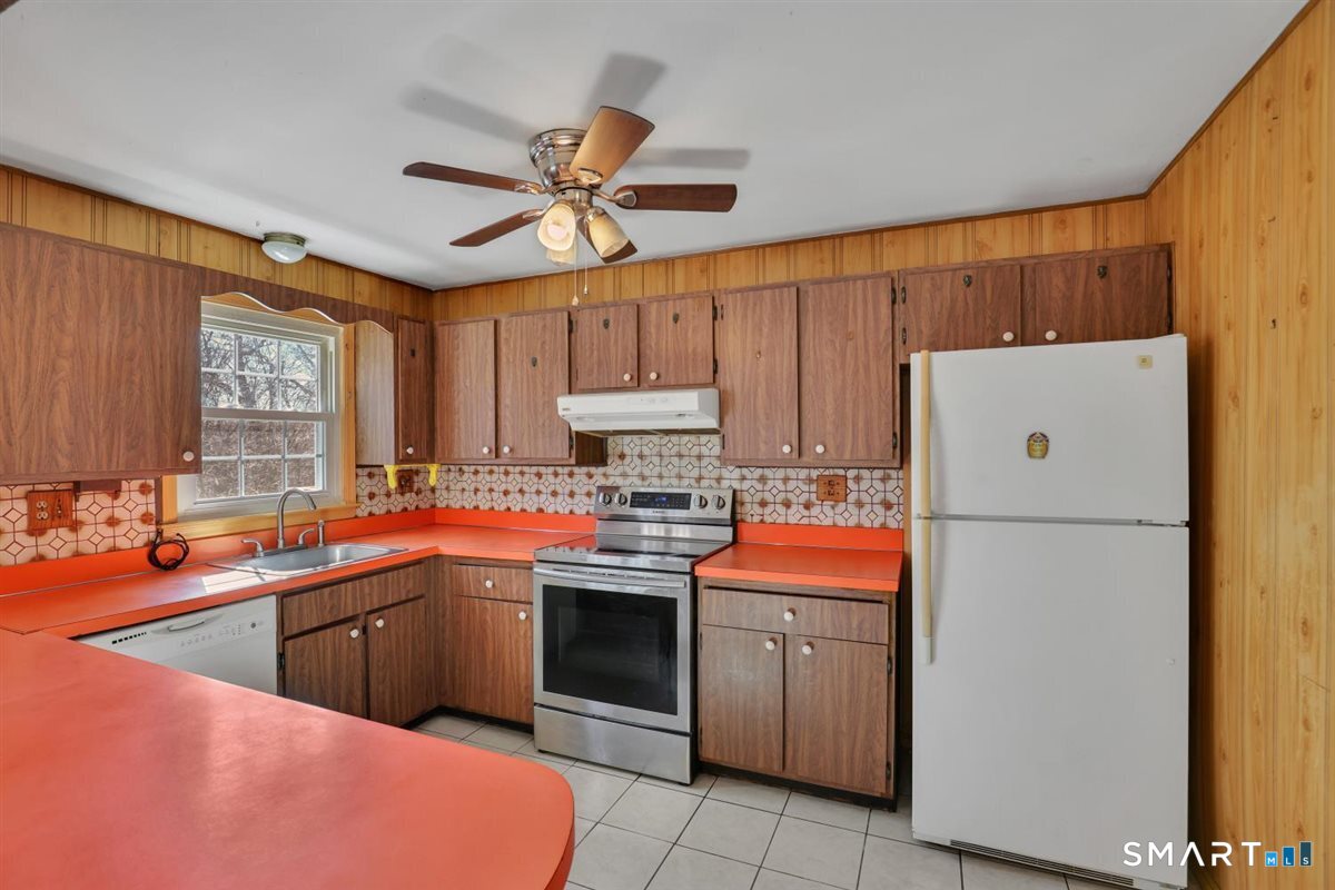 46 Horseshoe Drive Waterbury CT 06706
