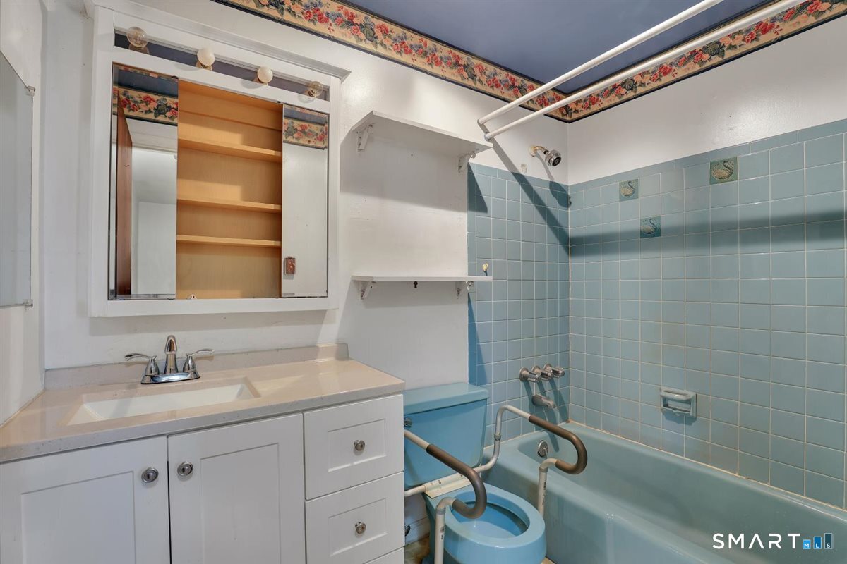 46 Horseshoe Drive Waterbury CT 06706
