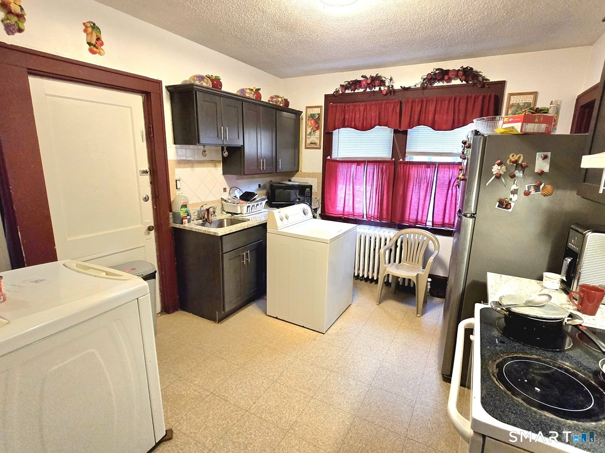 210 Hillside Avenue Hartford CT 06106