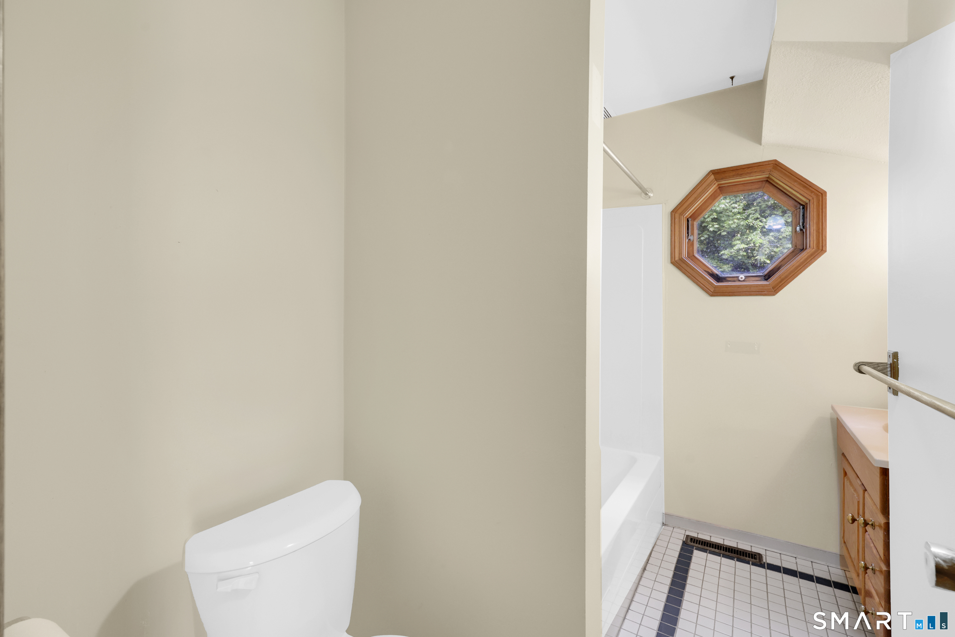2 Woodward Avenue Enfield CT 06082