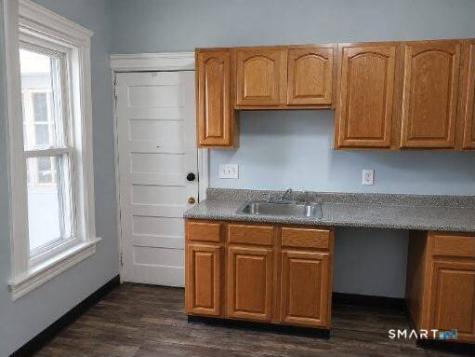 511 Maple Avenue Hartford CT 06114