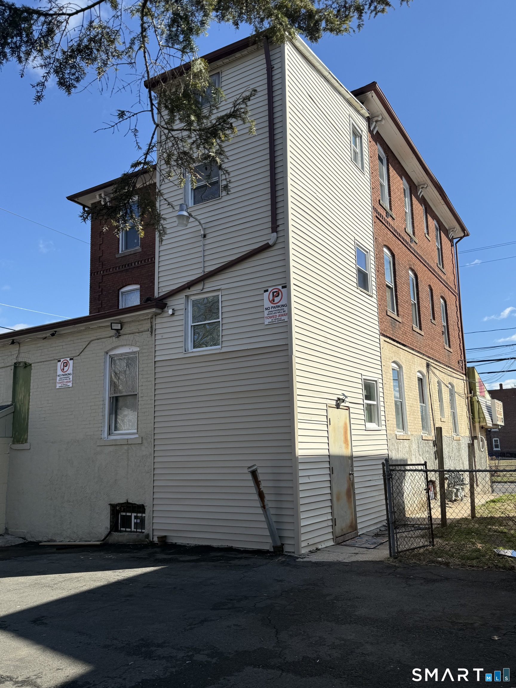 198 Oak Street New Britain CT 06051