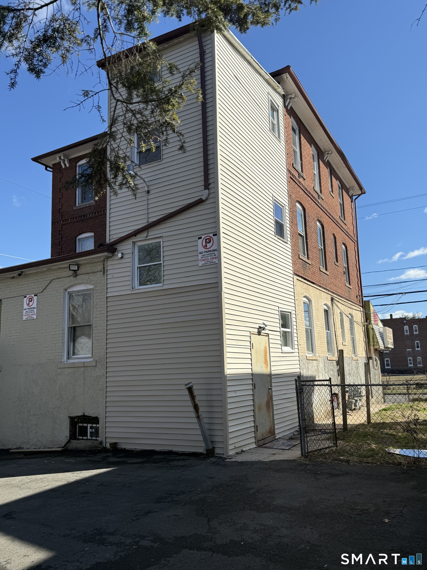 198 Oak Street New Britain CT 06051