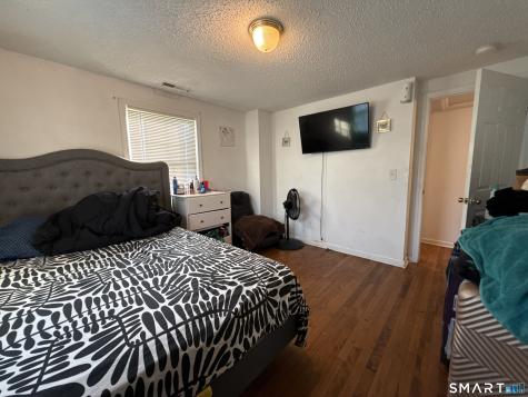 27-29 Mclaughlin Terrace Derby CT 06418