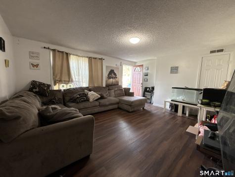 27-29 Mclaughlin Terrace Derby CT 06418