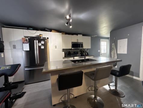 27-29 Mclaughlin Terrace Derby CT 06418