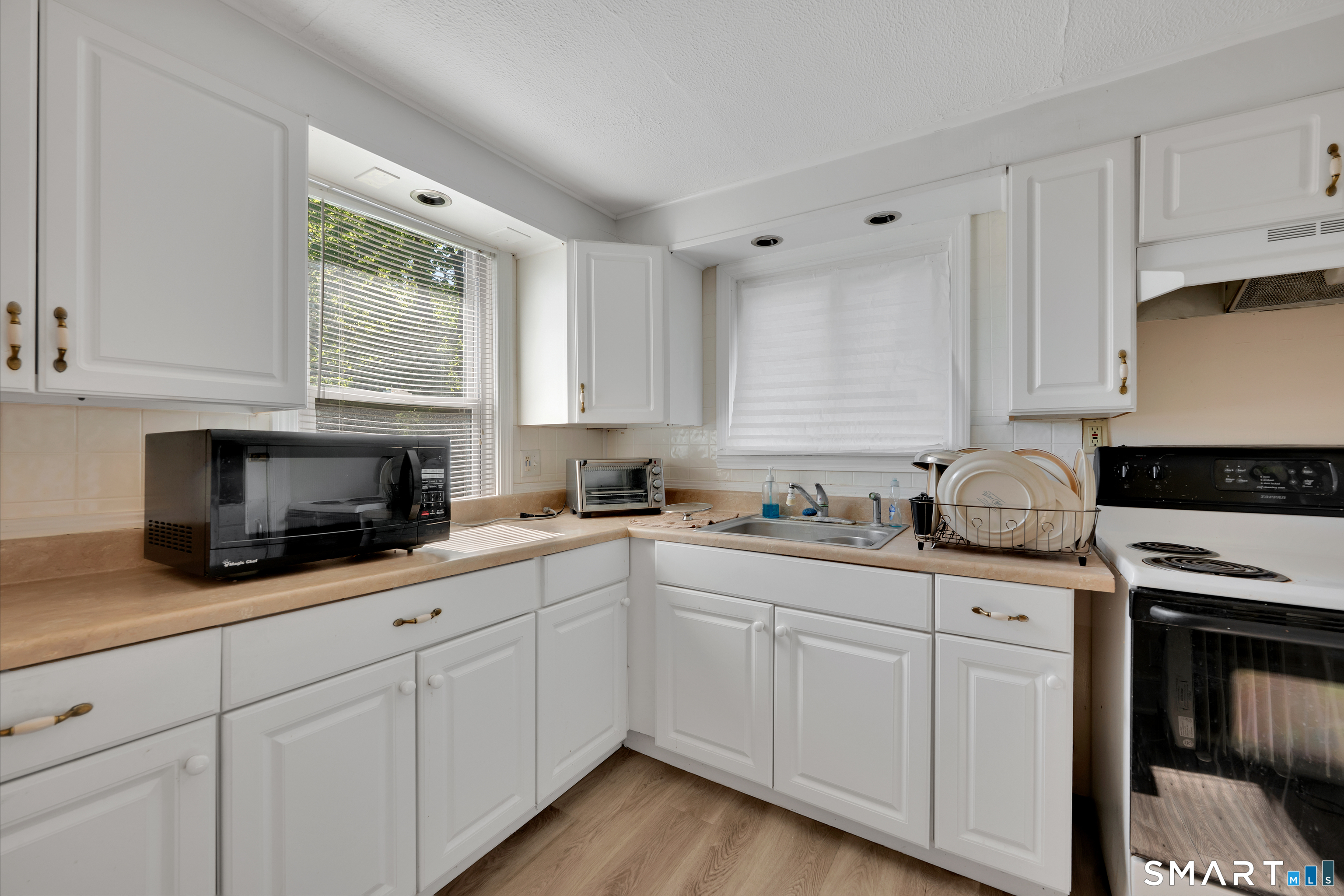14 White Oak Avenue Plainville CT 06062