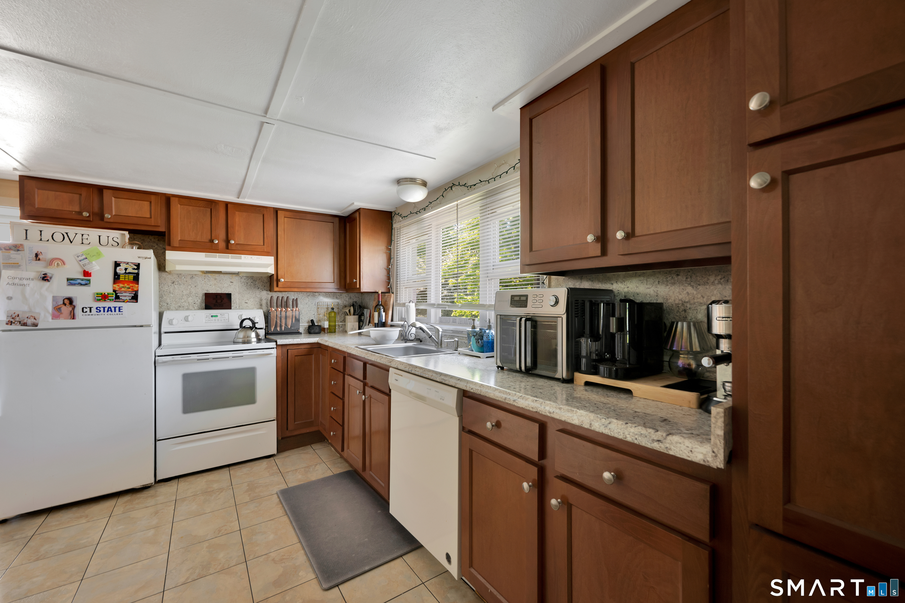 14 White Oak Avenue Plainville CT 06062