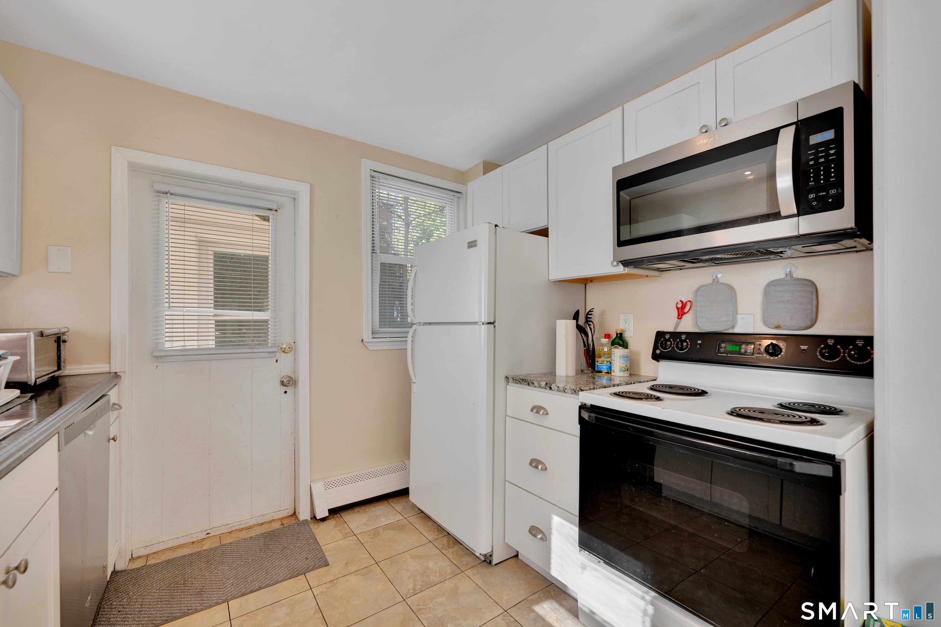14 White Oak Avenue Plainville CT 06062
