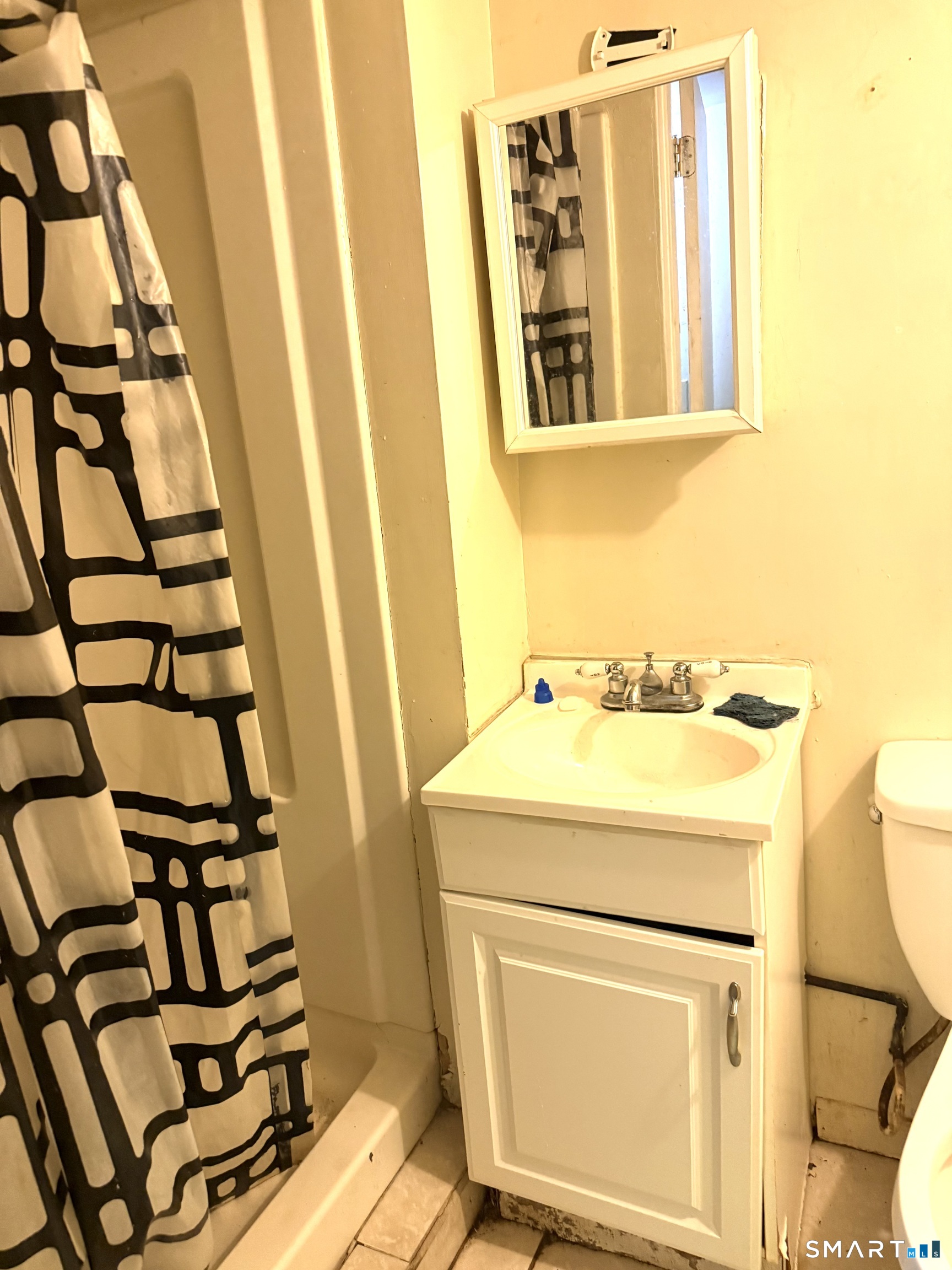 77 Yates Street West Haven CT 06516
