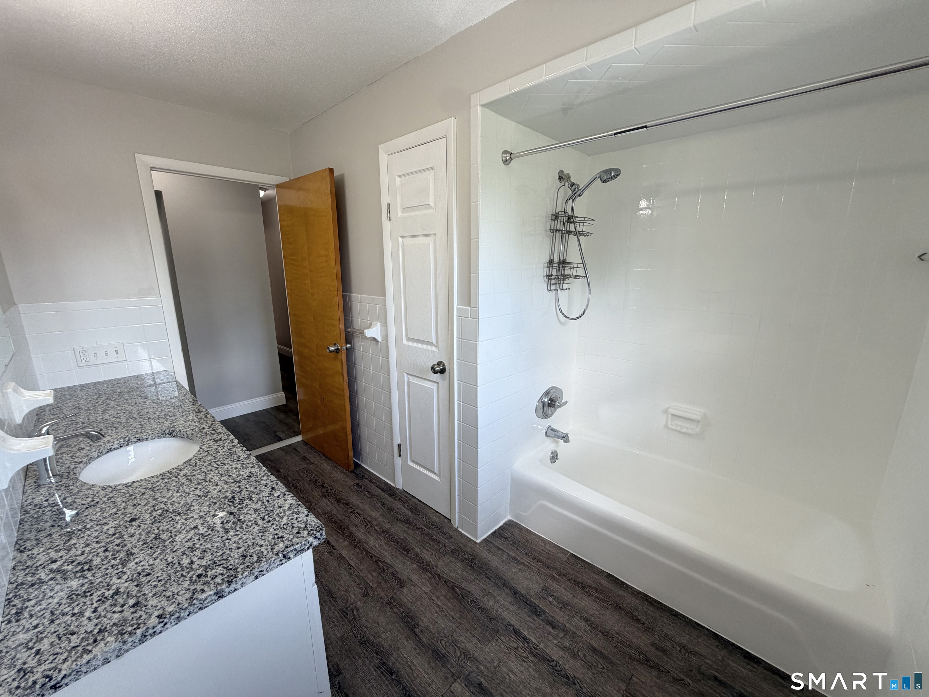 348 Oak Street Waterbury CT 06705