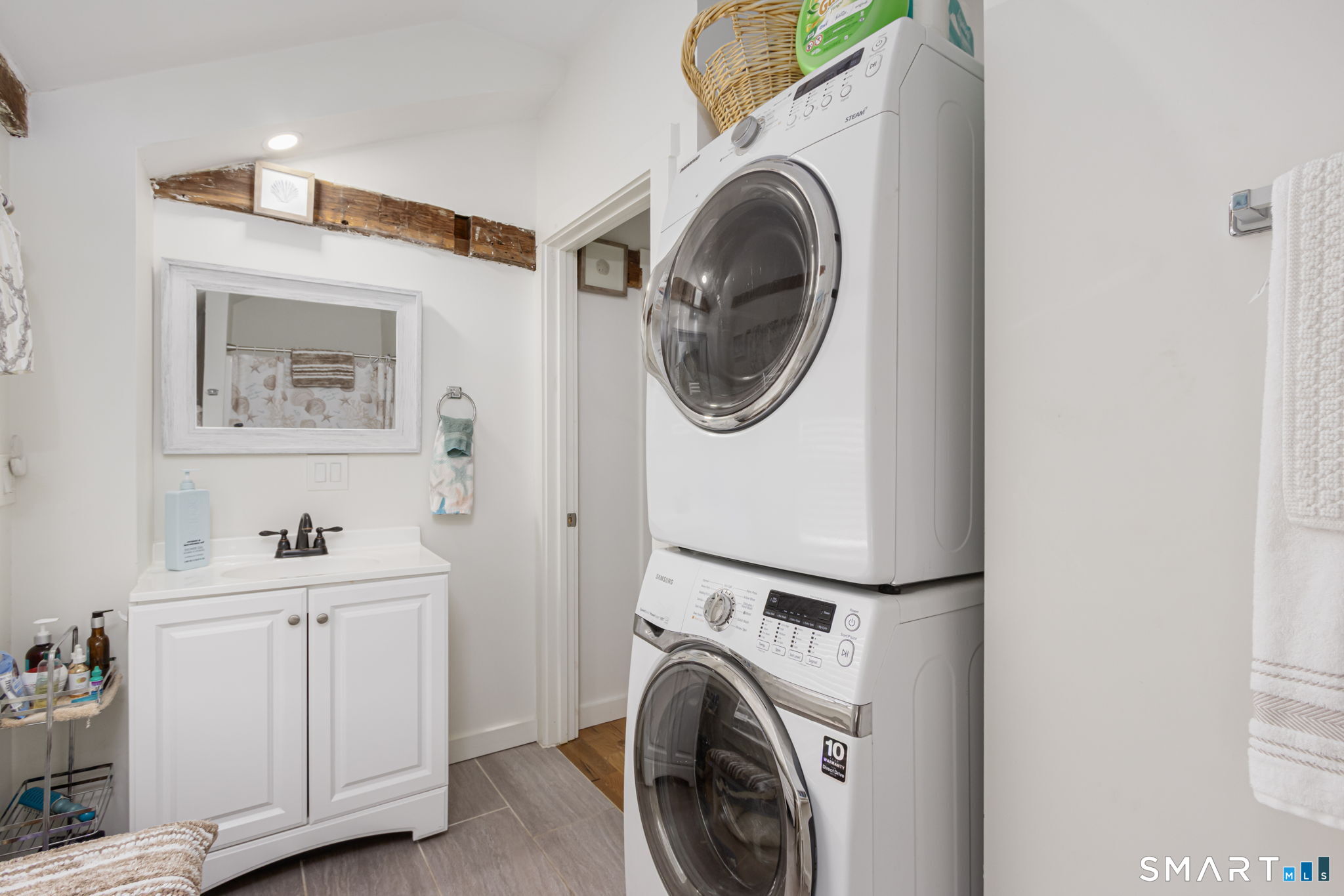 9 East Franklin Street Killingly CT 06239