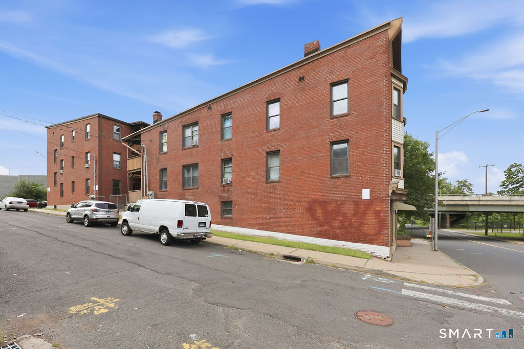 61 East Main Street Middletown CT 06457