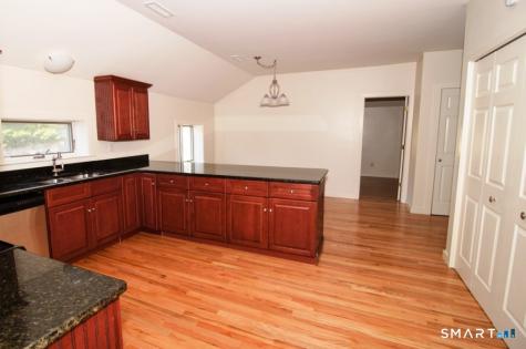124 Pine Street Waterbury CT 06710